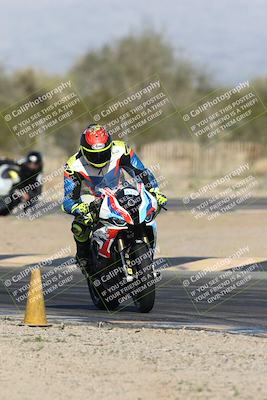 media/Jan-15-2026-Racers Edge (Thu) [[dfebeb70ab]]/2-A Group/Session 5 Turn 2/